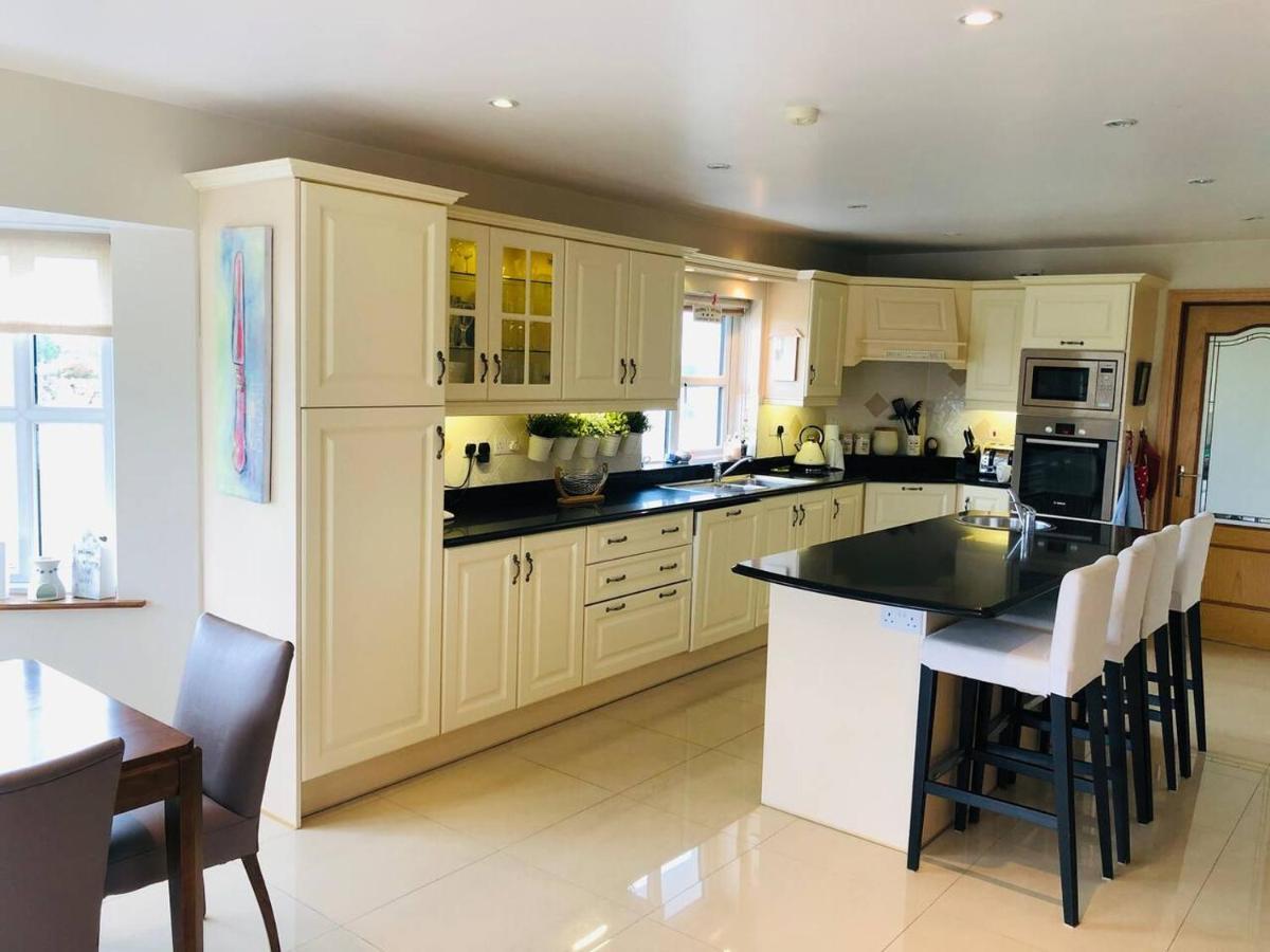 Connemara. 3 Bedroom, 8 Bed, Holiday Home Galway Exteriér fotografie